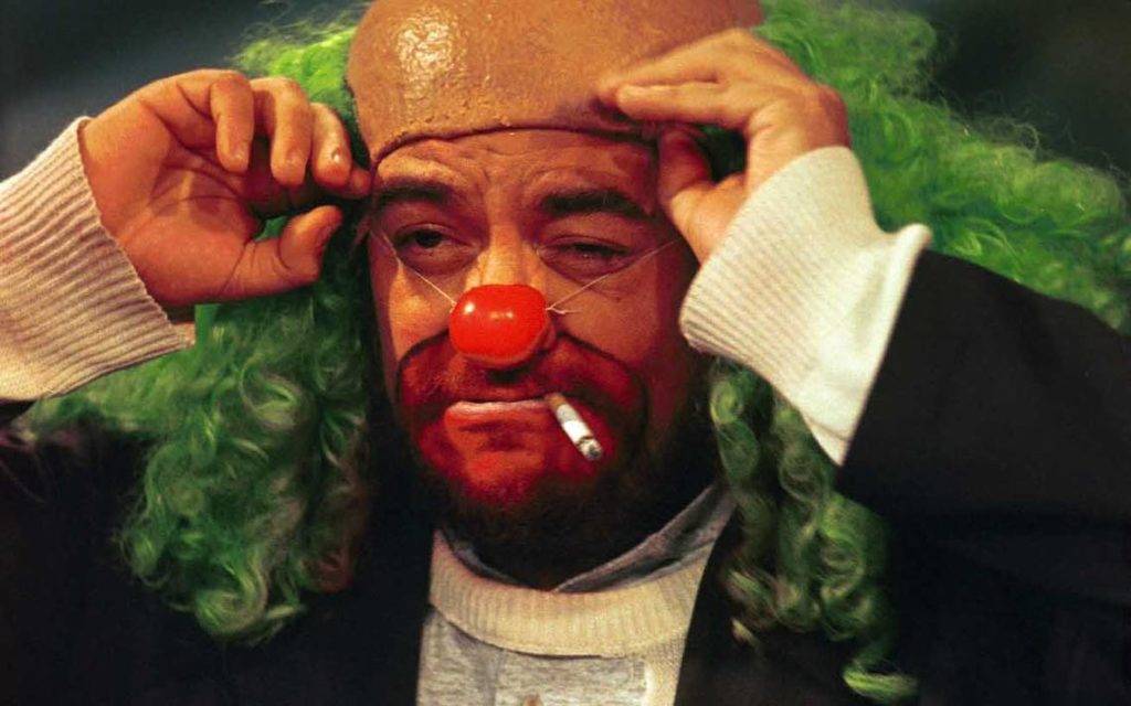 Víctor Trujillo dice que no es violador y misógino y las redes lo tunden