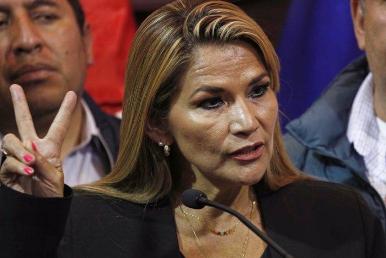 Ordenan la detención de Áñez y cinco de sus ministros por el “golpe de Estado”