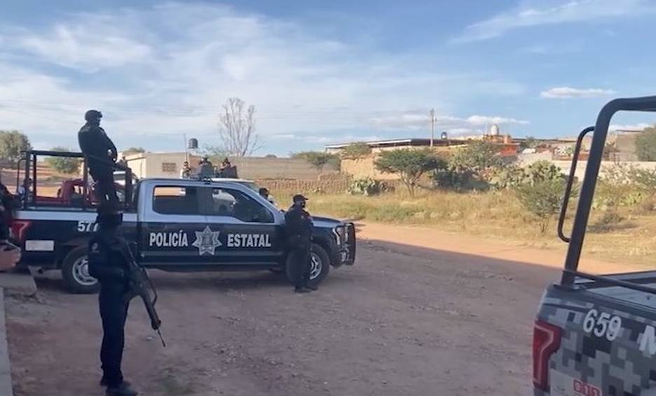 Delincuentes hacen explotar patrulla con policías dentro en Zacatecas