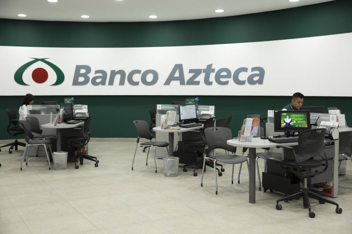 Banco Azteca devolverá dinero que ejecutiva robó a adulto mayor