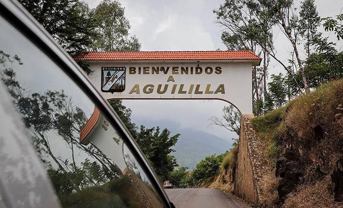 El CJNG se apodera de la cabecera de Aguililla, Michoacán