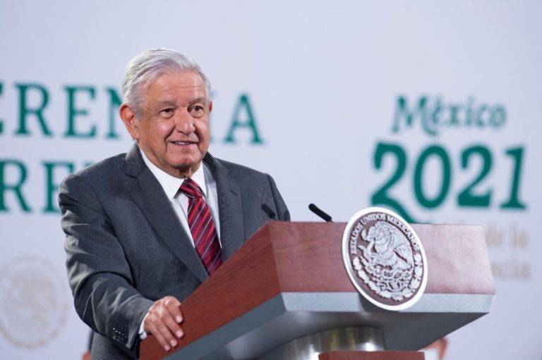 Más control en la importación de combustibles, anuncia AMLO