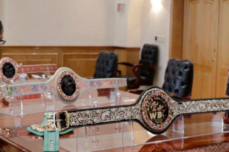 Artesanos realizan Cinturón Mestizo para el ganador de la pelea entre Canelo vs Saunders