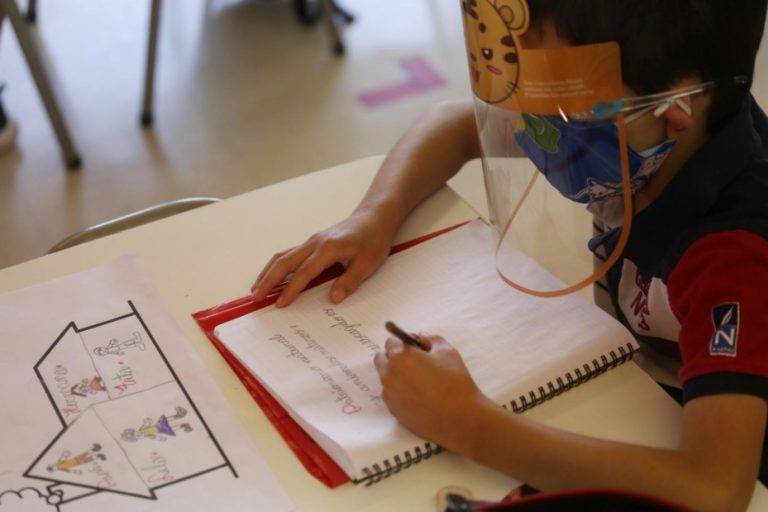 CDMX estudia regreso a clases en semáforo amarillo