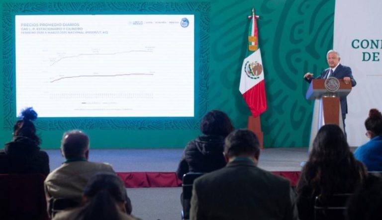 AMLO va contra el "huachigas"