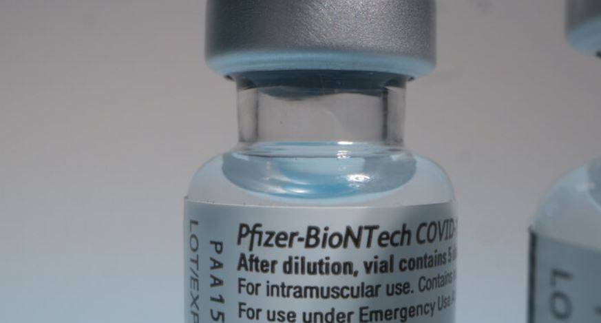 Pfizer y BioNTech piden autorización a la UE para vacunar a adolescentes 