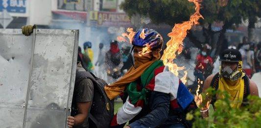 HRW crítica uso de lanzadores venom en manifestaciones de Colombia
