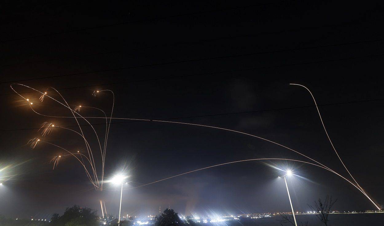 El grupo Hamás se adjudico el lanzamiento de misiles en contra de Israel, quien activo su “cúpula de hierro”.