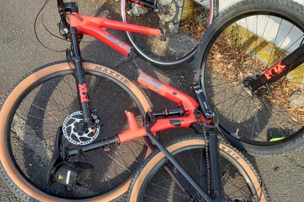 Ciclista fallece tras ser arrollado en autopista México-Toluca; detienen al responsable