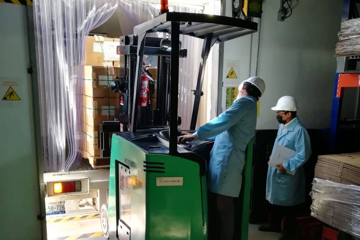 Birmex recibe lote de mas de 400 mil vacunas CanSino que se envasarán en Querétaro