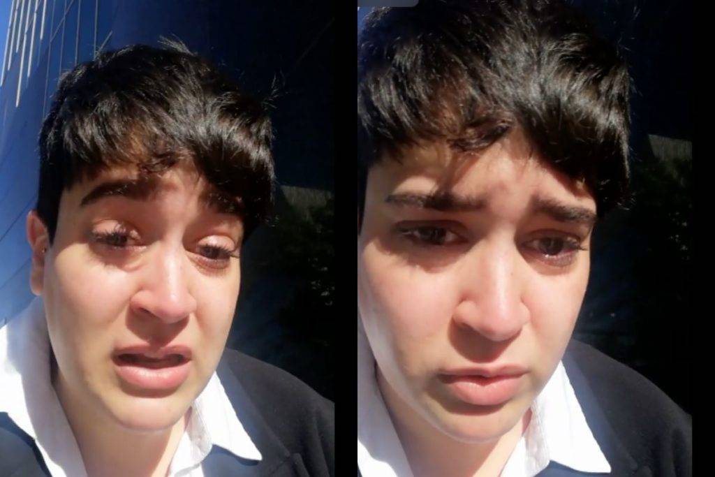 Mujer denuncia despido en aerolínea porque el uniforme no le quedó