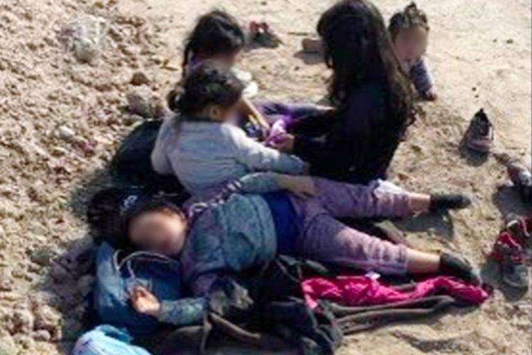 Rescatan a cinco niñas migrantes abandonadas en Texas; una de ellas tiene 11 meses de edad