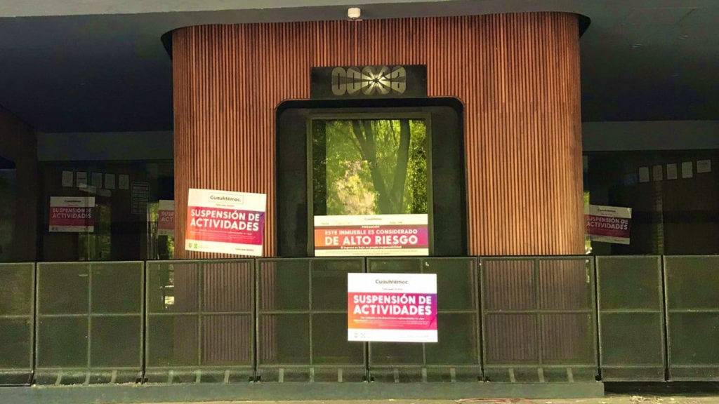 Clausuran el Plaza Condesa por riesgo de colapso