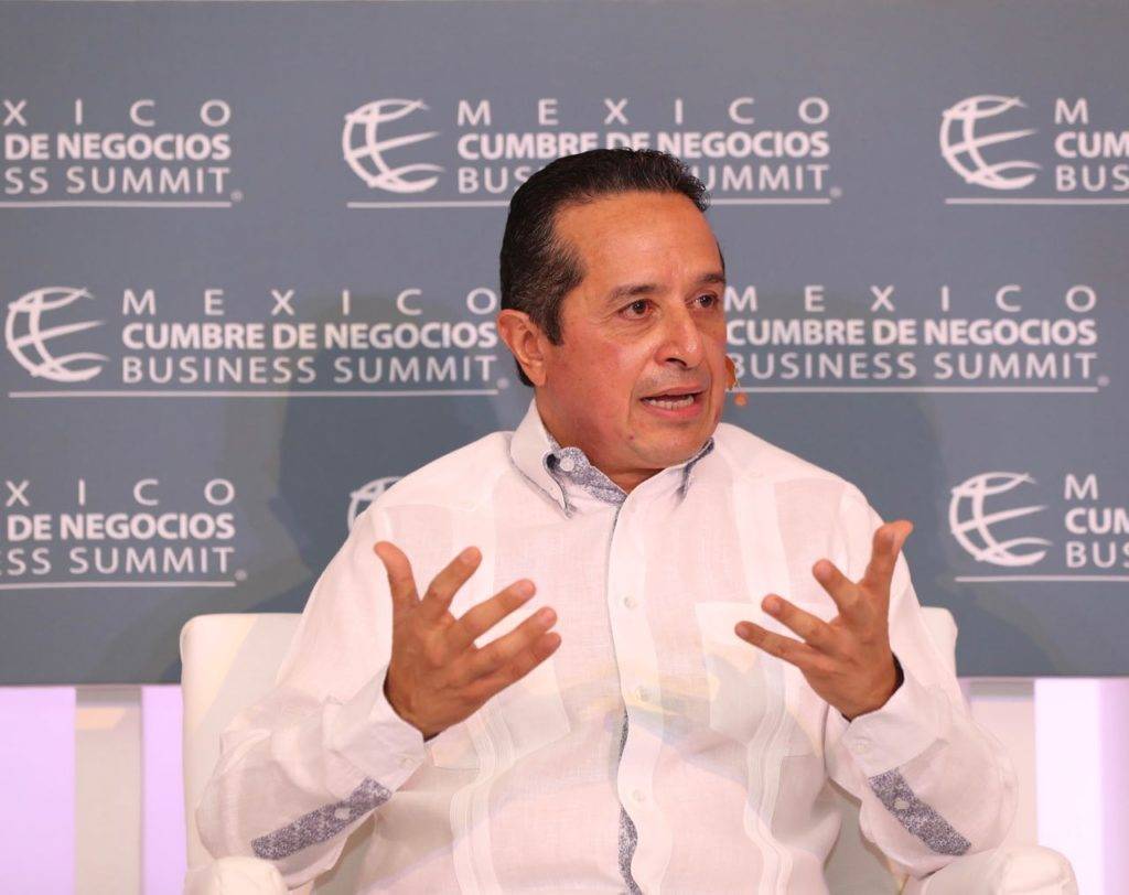 Gobernador de Q. Roo pide vacunar a los más jóvenes para reactivar economía