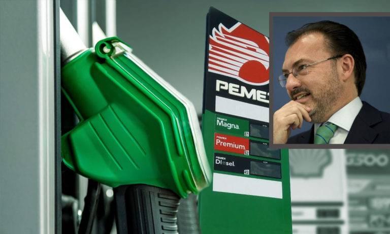 Balconeada a Videgaray; decía que el alza de gasolina afectaba sólo a ricos