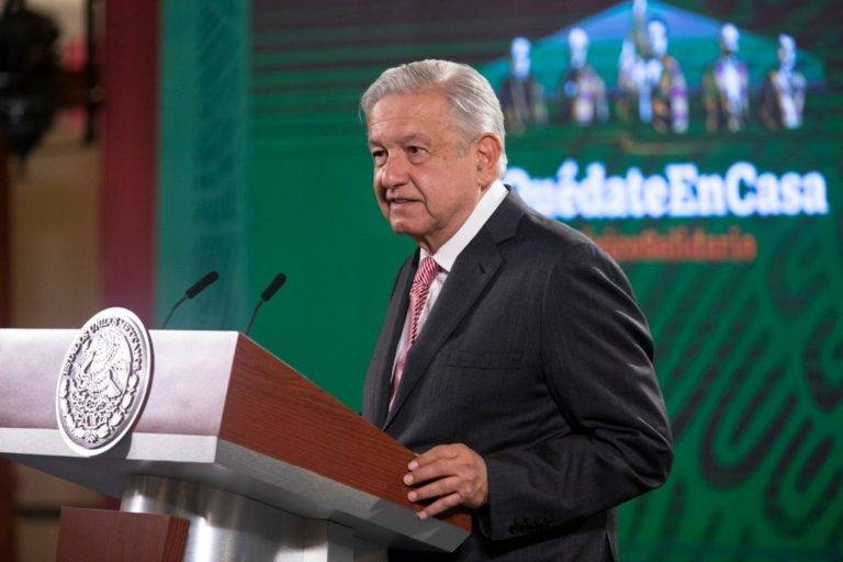 Gobierno de Chiapas debe atender las demandas de normalistas: AMLO