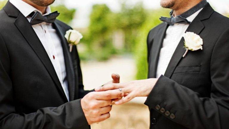 Sacerdotes alemanes bendicen las uniones de parejas homosexuales y desafían al Vaticano