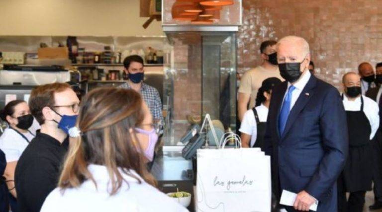 Biden compra tacos y enchiladas en restaurante mexicano