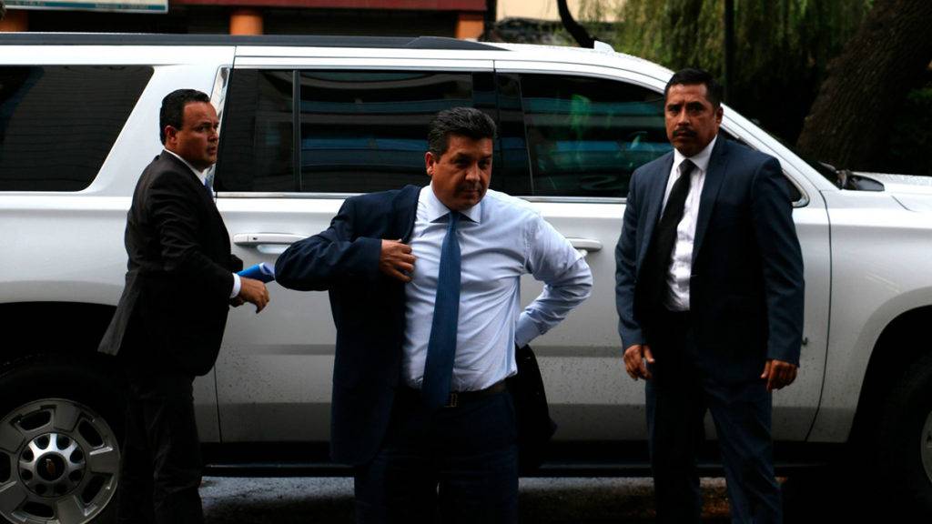 EU pidió congelar las las cuentas de Cabeza de Vaca