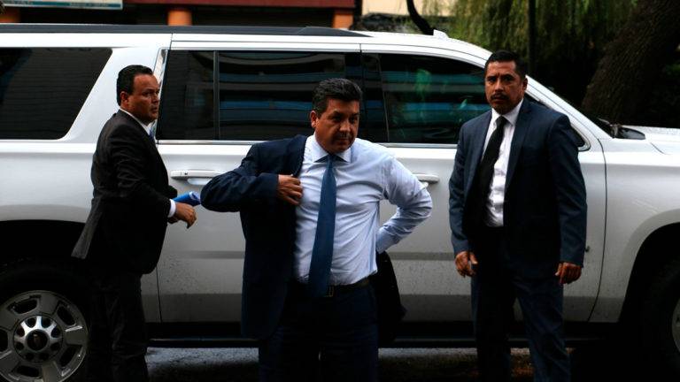 EU pidió congelar las las cuentas de Cabeza de Vaca