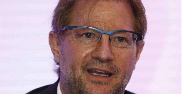 Fiscalía gira segunda orden de aprehensión contra Andrés Roemer; buscan extraditarlo