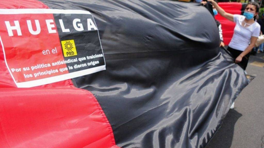 Trabajadores sindicalizados del PRD señalan que el partido está despidiendo injustificadamente a sus miembros por la disminución de sus prerrogativas.