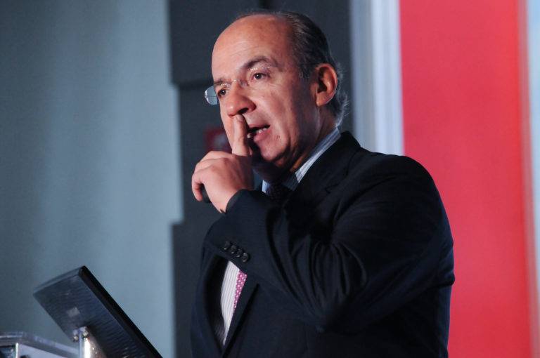 Tunden a Calderón por compartir análisis del narco durante mandato de AMLO