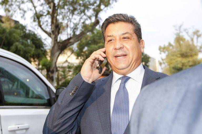 Santiago Nieto ordena a la UIF congelar cuentas de Cabeza de Vaca