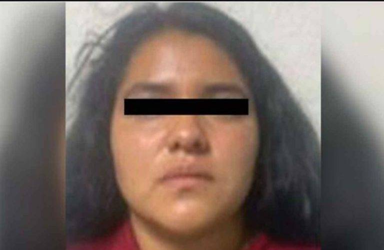 Detienen a mujer que arrastraba costal con un cadáver; ingresa a penal de Neza