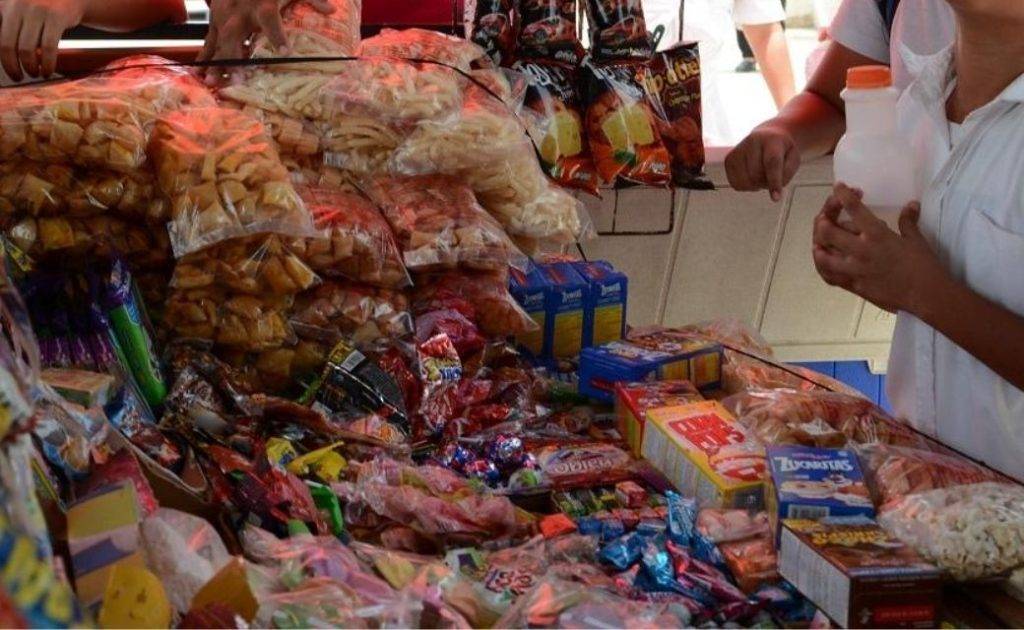 Colima también prohíbe la comida chatarra en escuelas
