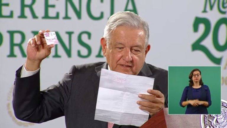 ¡Otra más! Exhiben entrega de tarjetas, ahora en Guadalajara