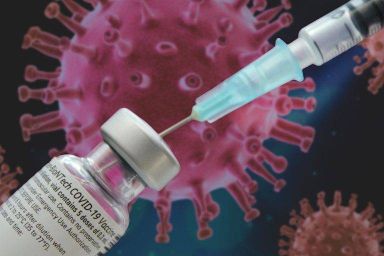 Vacunas de Pfizer y Moderna son efectivas contra variantes indias