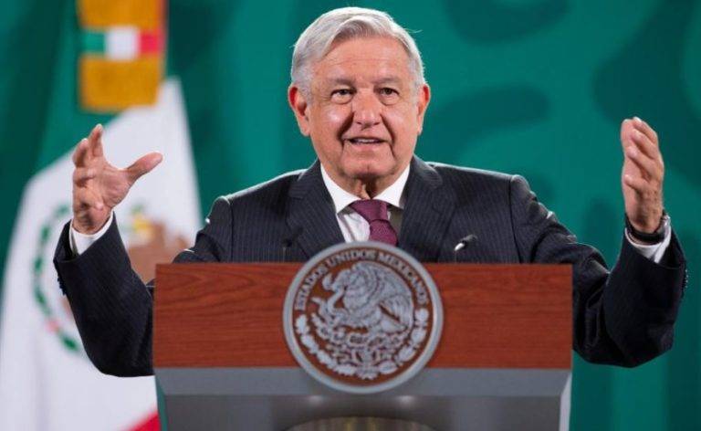 AMLO descarta servicios de inteligencia ante posible "golpe blando" al Estado
