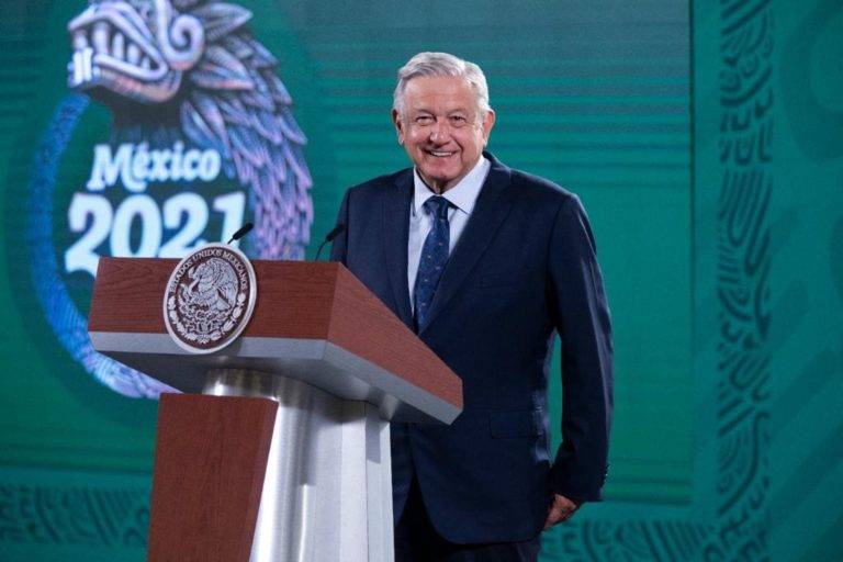 AMLO celebra que Morena-PT-PVEM ganaron mayoría en la Cámara
