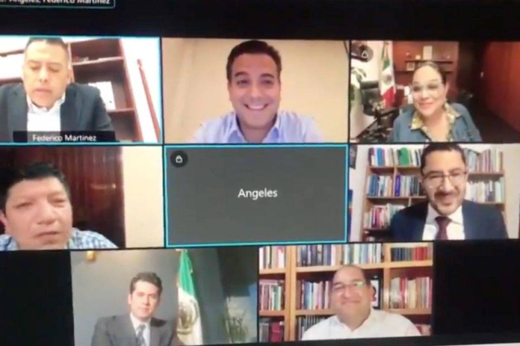 Diputada interrumpe votación debido a que dejó el horno prendido