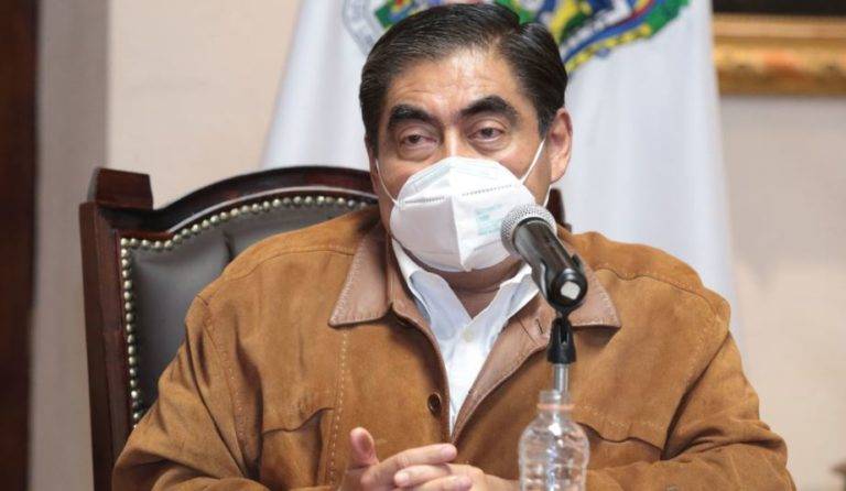 Barbosa destituye a mando por video al estilo narco