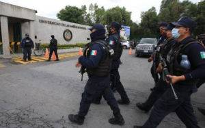 La policía toman la Universidad de las Américas en Cholula