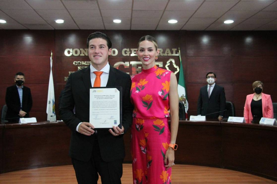 Samuel García recibe constancia de mayoría como gobernador de Nuevo León
