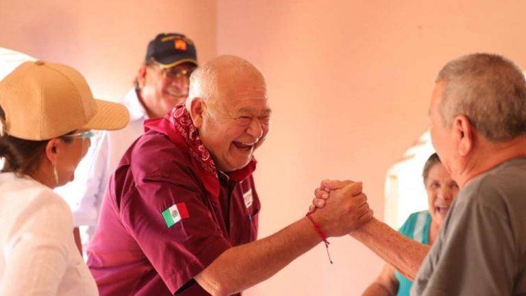 Víctor Manuel Castro recibe constancia de mayoría como gobernador de Baja California