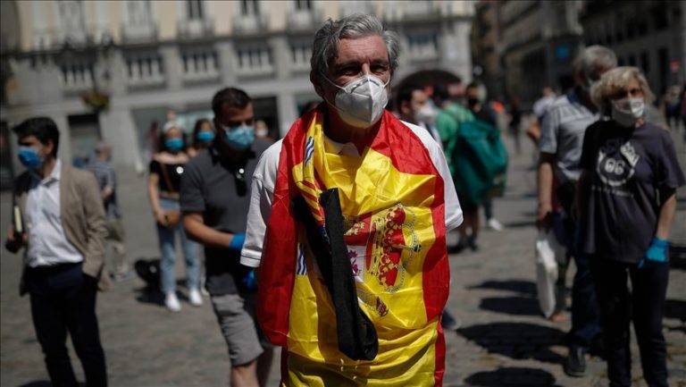 Viaje estudiantil en España desata propagación de la Covid-19
