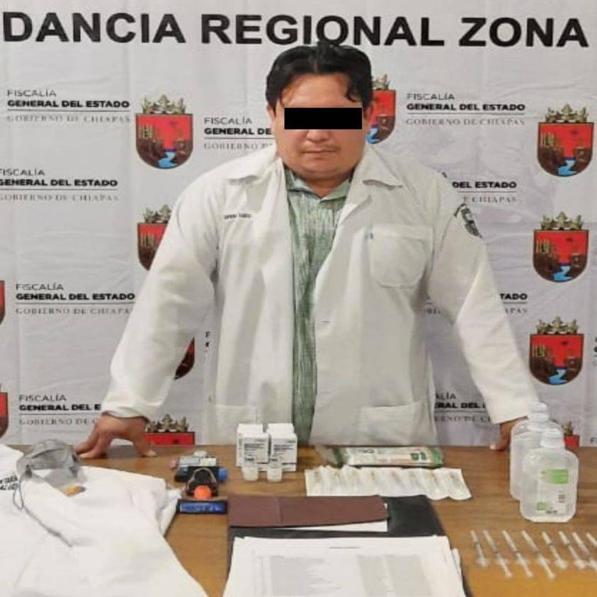 Un hombre identificado como Gerardo “N” fue detenido en Tapachula, Chipas, por aplicar falsas vacunas contra la Covid-19.