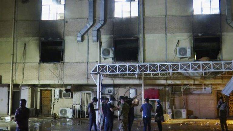 Papa Francisco envía pésame por incendio en hospital en Irak