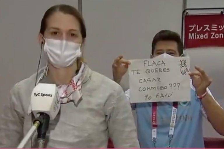 Belén quedó eliminada en los dieciseisavos de final de sable pero llamó la atención de todos pues a pesar de que perdió una medalla recibió una propuesta de matrimonio.