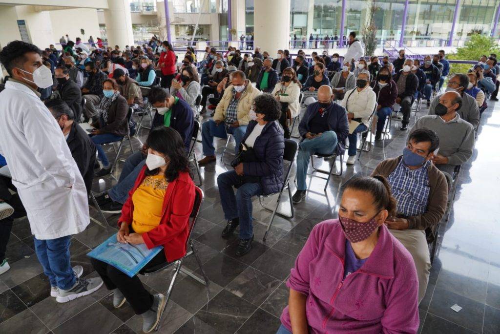 Cambian proceso de vacunación en CDMX, ya no esperarás sentado