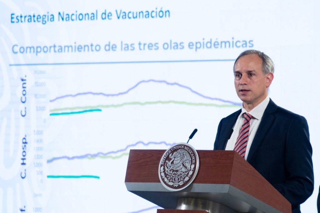Las vacunas funcionan; hay menos hospitalizaciones y defunciones: Gatell