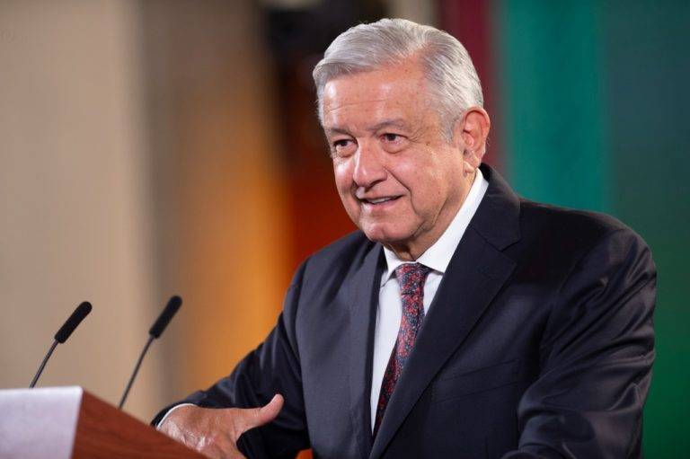 Descarta AMLO que se cancele el seguro médico Siglo XXI