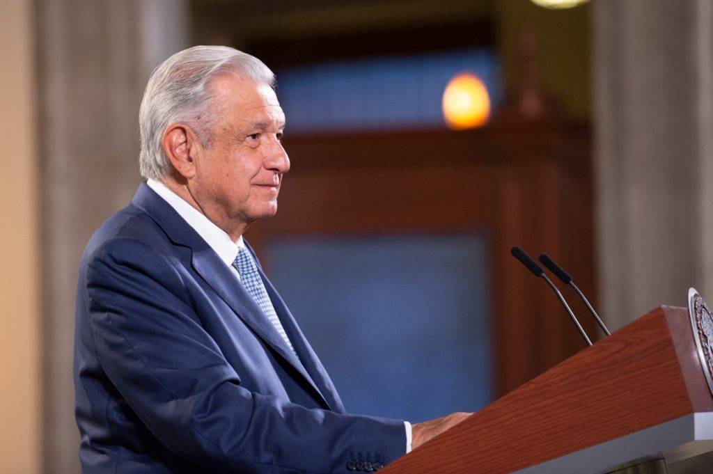 Ebrard presentará evaluación sobre funcionamiento de consulados: AMLO