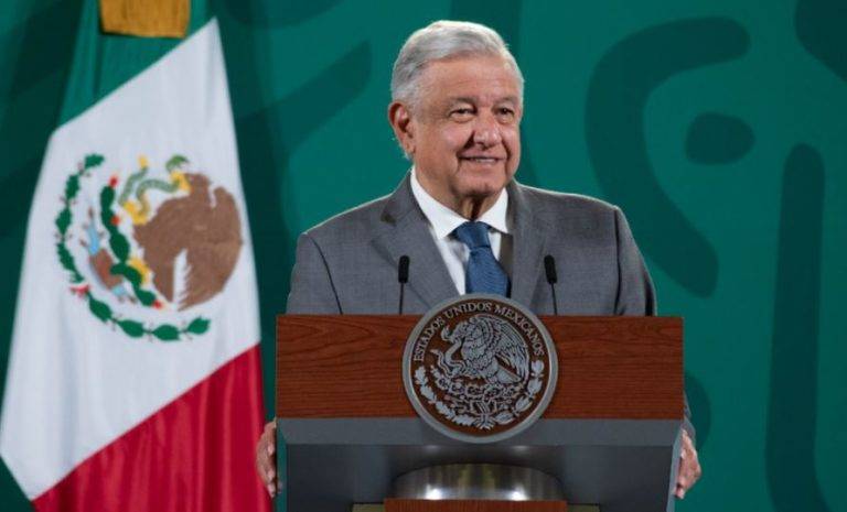 Ya no podemos seguir con las escuelas cerradas, regreso a clases en agosto: AMLO