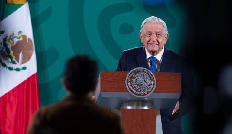 Se entregará una tarjeta a los becarios, ya no habrá intermediarios: AMLO