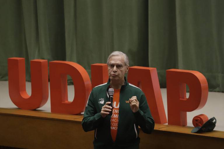 A través de empresas fantasmas Luis Ernesto Derbez desvió recursos de la UDLAP